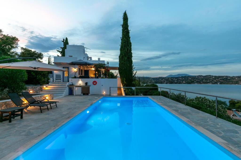 Retreat Villa By The Sea With Pool In Порто-Хелі Екстер'єр фото