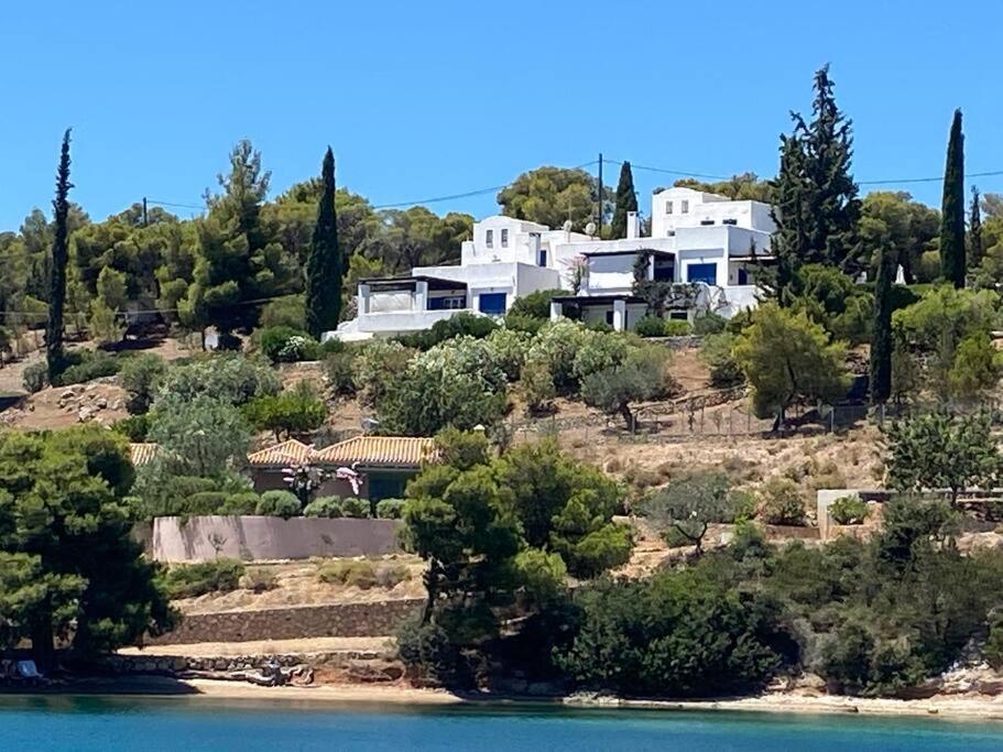 Retreat Villa By The Sea With Pool In Порто-Хелі Екстер'єр фото